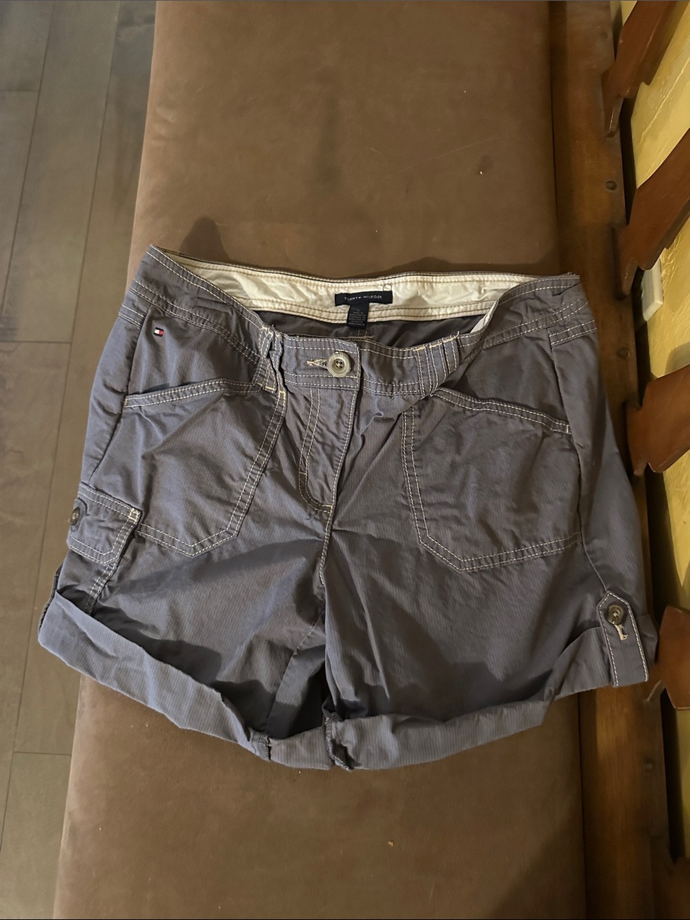 Tommy Hilfiger Women's Gray Rolled-Hem Cargo Shorts